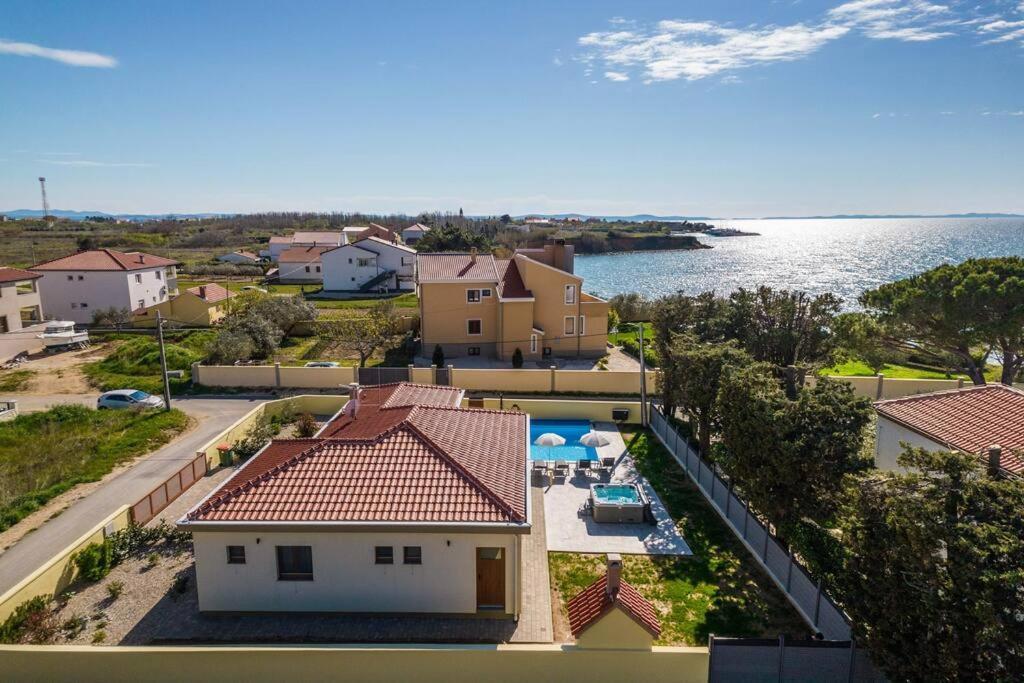 Villa Mattina, With Heated Pool And Jacuzzi Privlaka  Zewnętrze zdjęcie