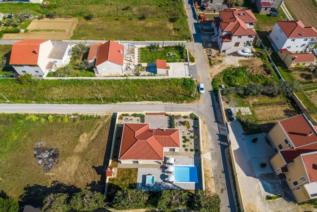Villa Mattina, With Heated Pool And Jacuzzi Privlaka  Zewnętrze zdjęcie
