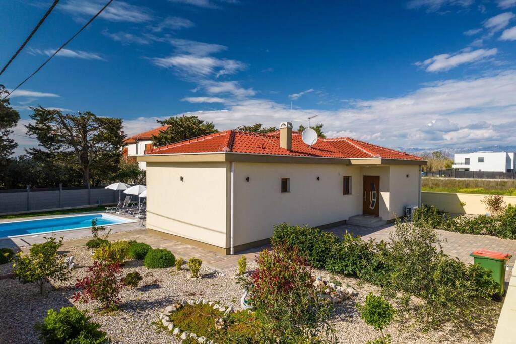 Villa Mattina, With Heated Pool And Jacuzzi Privlaka  Zewnętrze zdjęcie