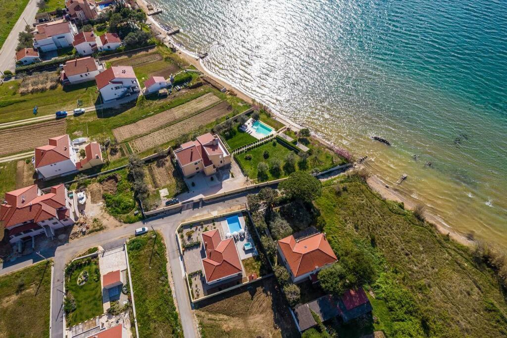 Villa Mattina, With Heated Pool And Jacuzzi Privlaka  Zewnętrze zdjęcie