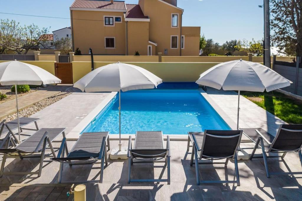 Villa Mattina, With Heated Pool And Jacuzzi Privlaka  Zewnętrze zdjęcie