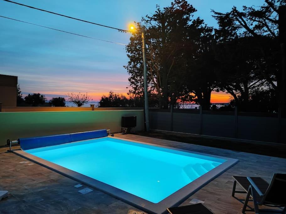 Villa Mattina, With Heated Pool And Jacuzzi Privlaka  Zewnętrze zdjęcie