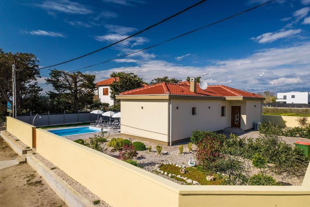 Villa Mattina, With Heated Pool And Jacuzzi Privlaka  Zewnętrze zdjęcie